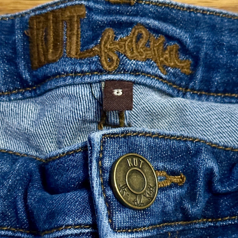 KUT from Kloth Women's size 8, distressed Blue Denim Jeans. - Picture 4 of 10